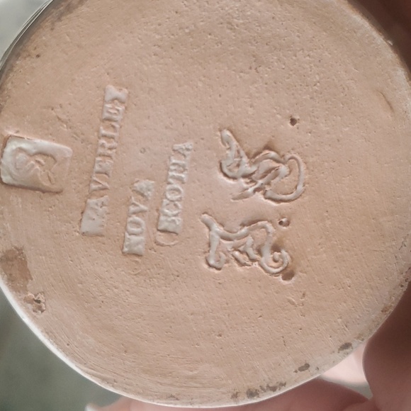 Collection of cups and a plate....all great pieces - Picture 4 of 6